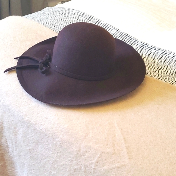 Felt Hat - Picture 2 of 2
